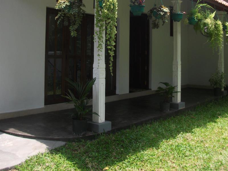 Chelli Homestay Negombo Extérieur photo