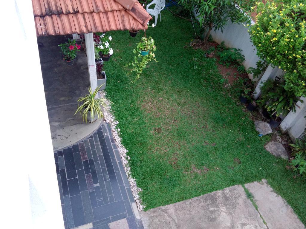 Chelli Homestay Negombo Extérieur photo