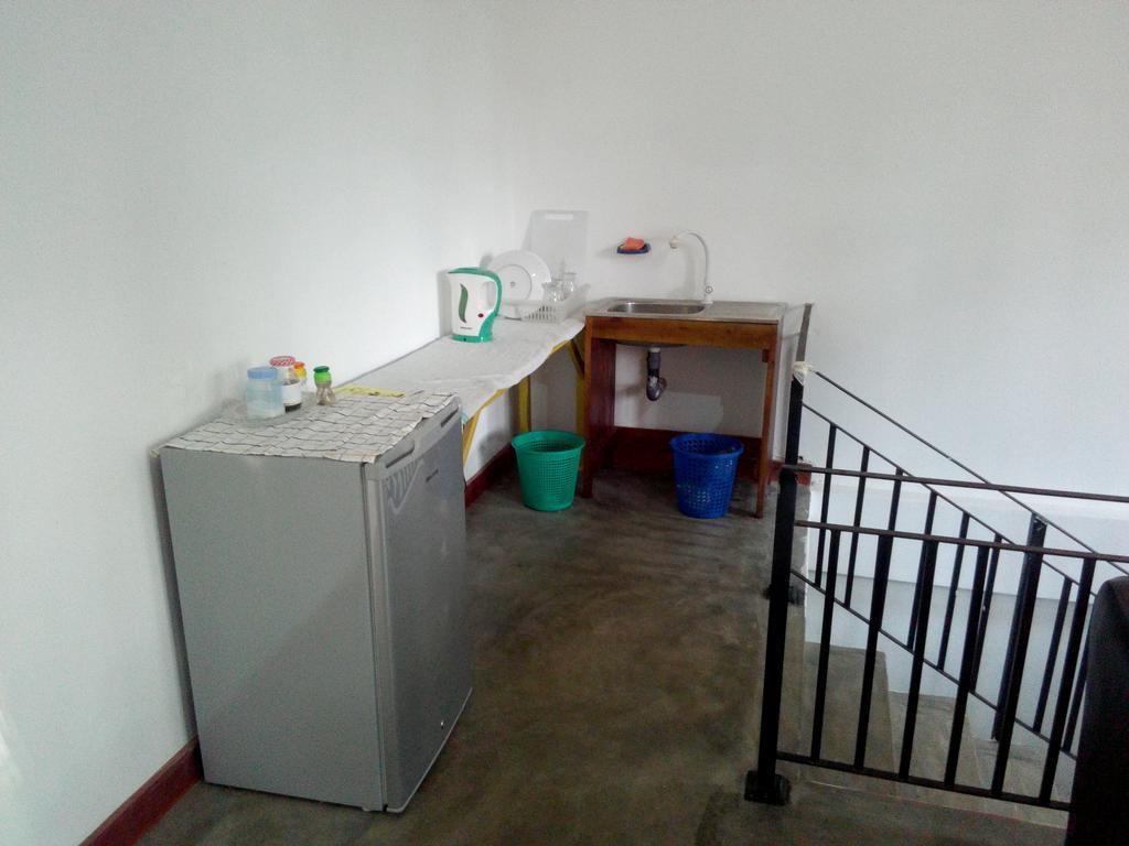 Chelli Homestay Negombo Extérieur photo
