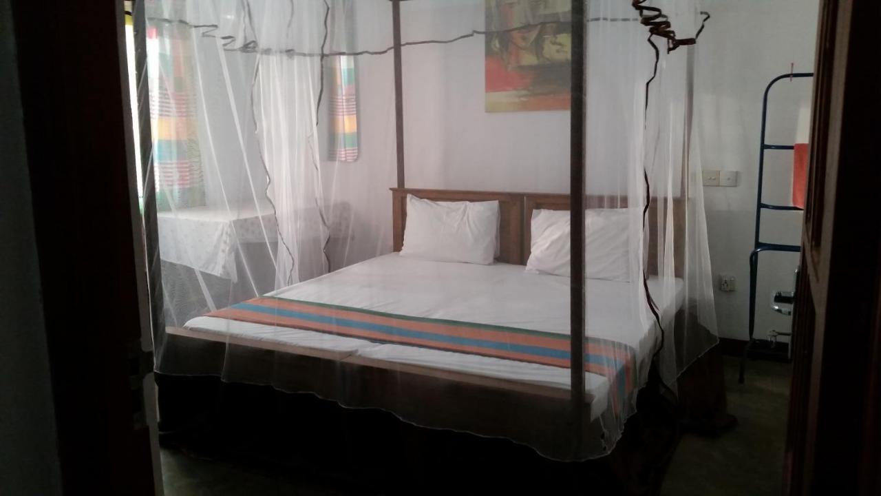 Chelli Homestay Negombo Extérieur photo