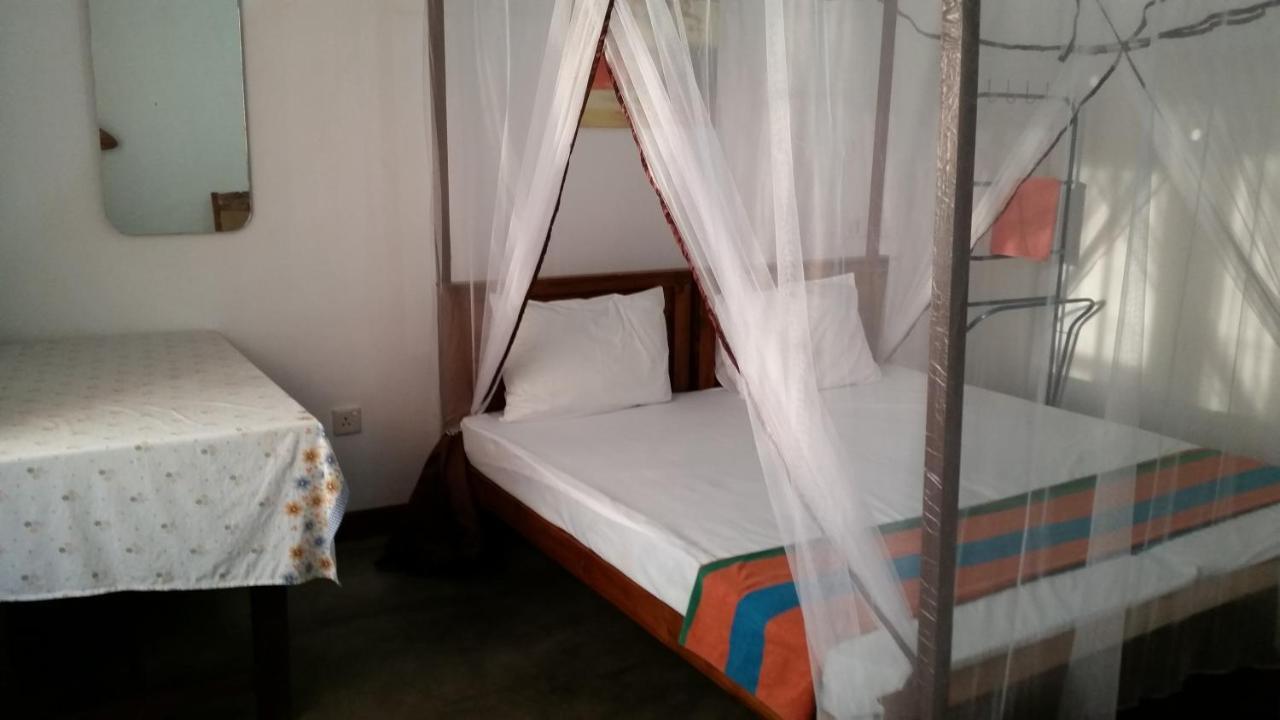 Chelli Homestay Negombo Extérieur photo